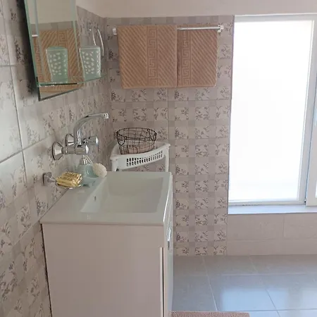 Apartament при старото пиано *